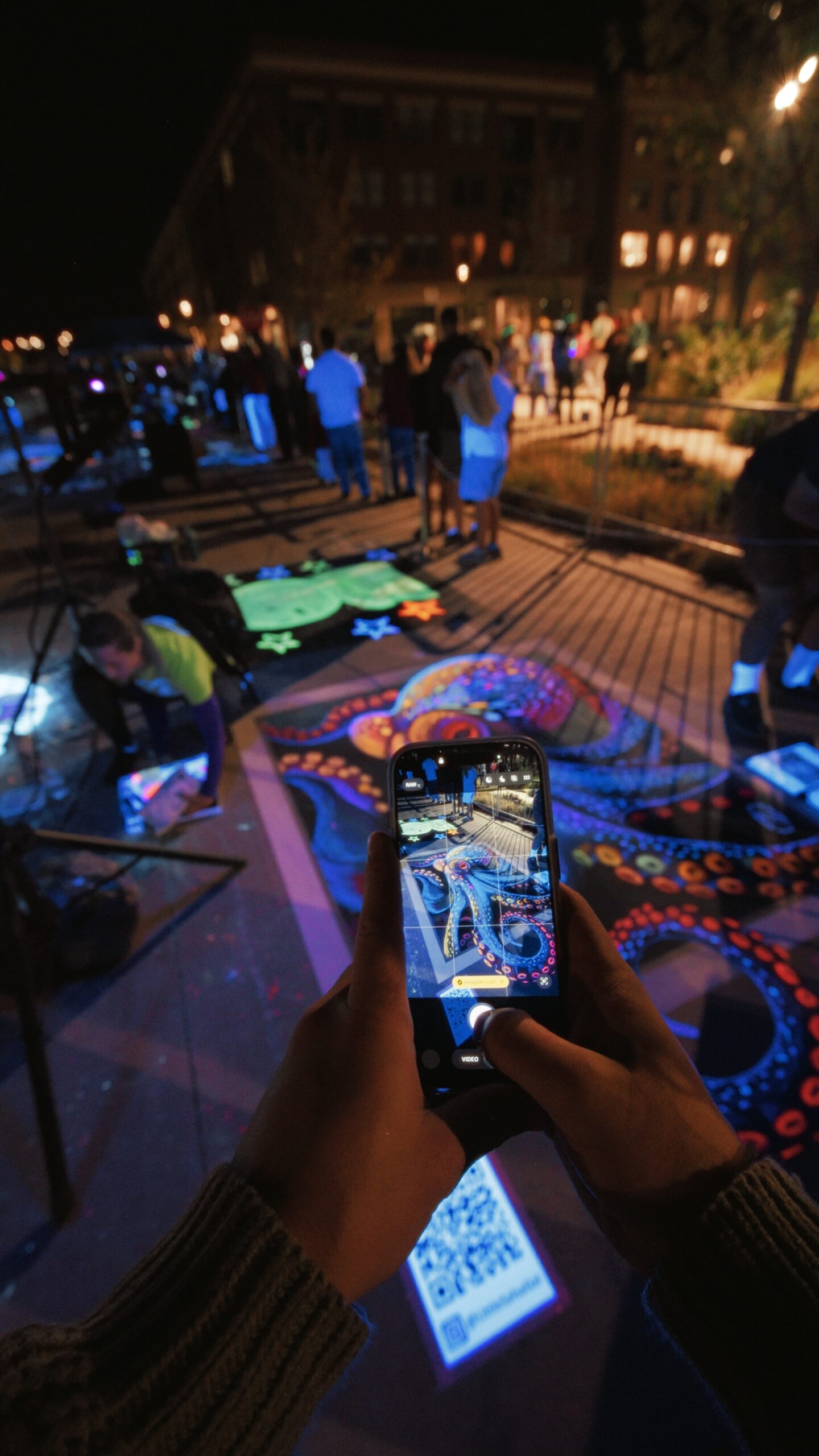 Nation’s First Glow-in-the-Dark Chalk Art Festival Held in Vineyard